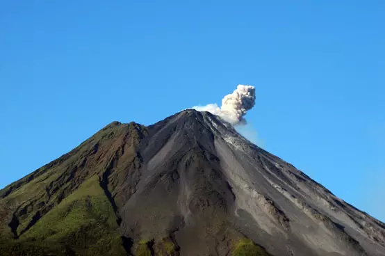 full arenal volcano1 1